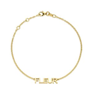 Deze sieraden van Minioro zijn gemaakt van 14 karaats goud. Ze zijn afgewerkt met prachtige diamanten. Deze sieraden kan je personaliseren met een naam of initiaal. Zo heb je echt een uniek en persoonlijk sieraad.