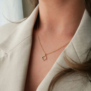 Deze ketting van Minioro is gemaakt van 14 karaats goud. Deze ketting kan ook afgewerkt worden met persoonlijke bedels. Zo heb je echt een uniek sieraad.