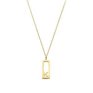 Deze ketting van Minioro is van 14 karaat goud. In de ze bedel is een initiaal verwerkt. De bedel kan ook afgewerkt worden met diamanten. Zo heb je echt een persoonlijk en uniek sieraad.