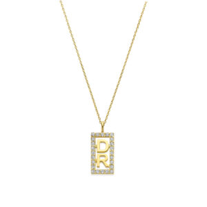 Deze ketting van Minioro is van 14 karaat goud. In de ze bedel is een initiaal verwerkt. De bedel kan ook afgewerkt worden met diamanten. Zo heb je echt een persoonlijk en uniek sieraad.