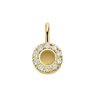 Deze bedel van het merk Minioro is vervaardigd uit 14 karaats goud en heeft een grotere hanger waarin een vingerafdruk, as of moedermelk verwerkt kan worden. Zo ontstaat een elegant en persoonlijk aandenken vol betekenis, afgewerkt met schitterende diamanten.