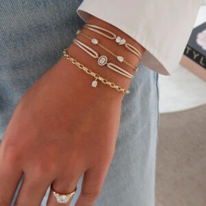 14 karaats gouden satijnen armband met diamant 0.50 ct